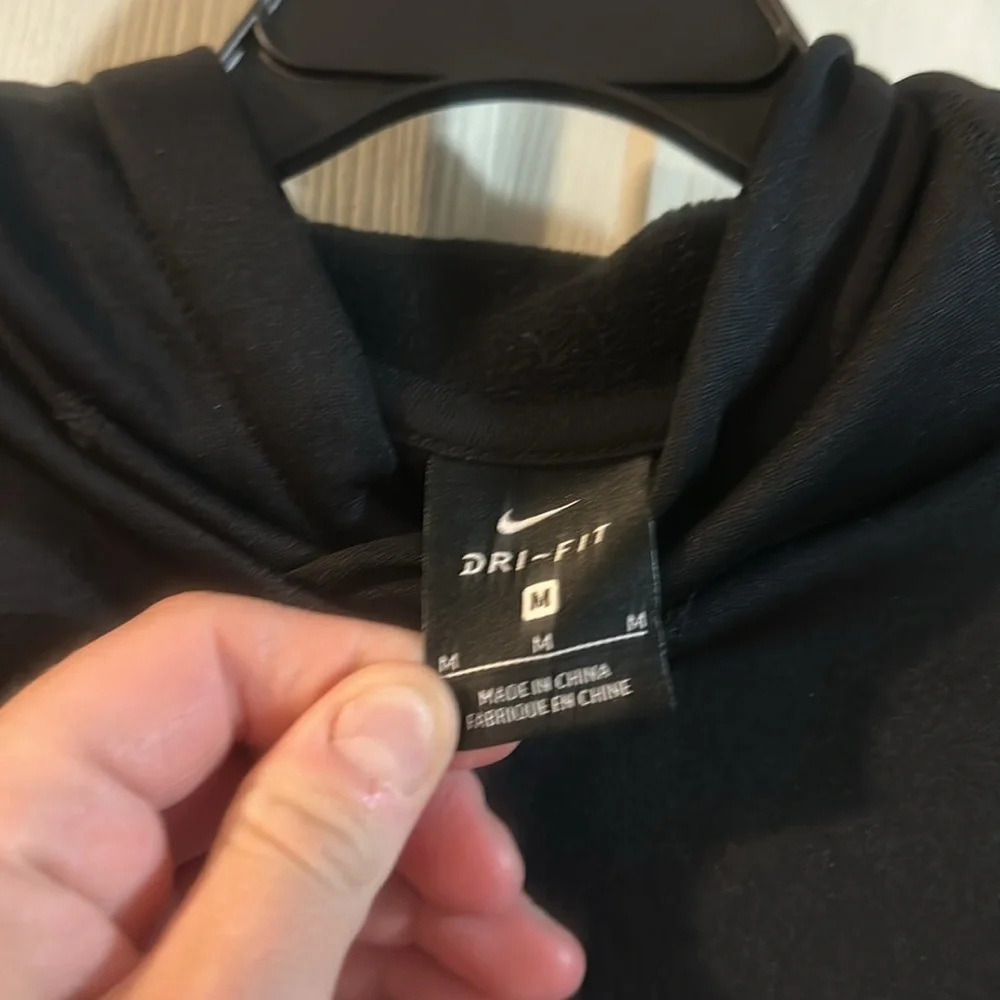 NIKE DRI-FIT BLACK/GRAY LOGO HOODIE: EXCELLENT CONDITION: SIZE MEDIUM